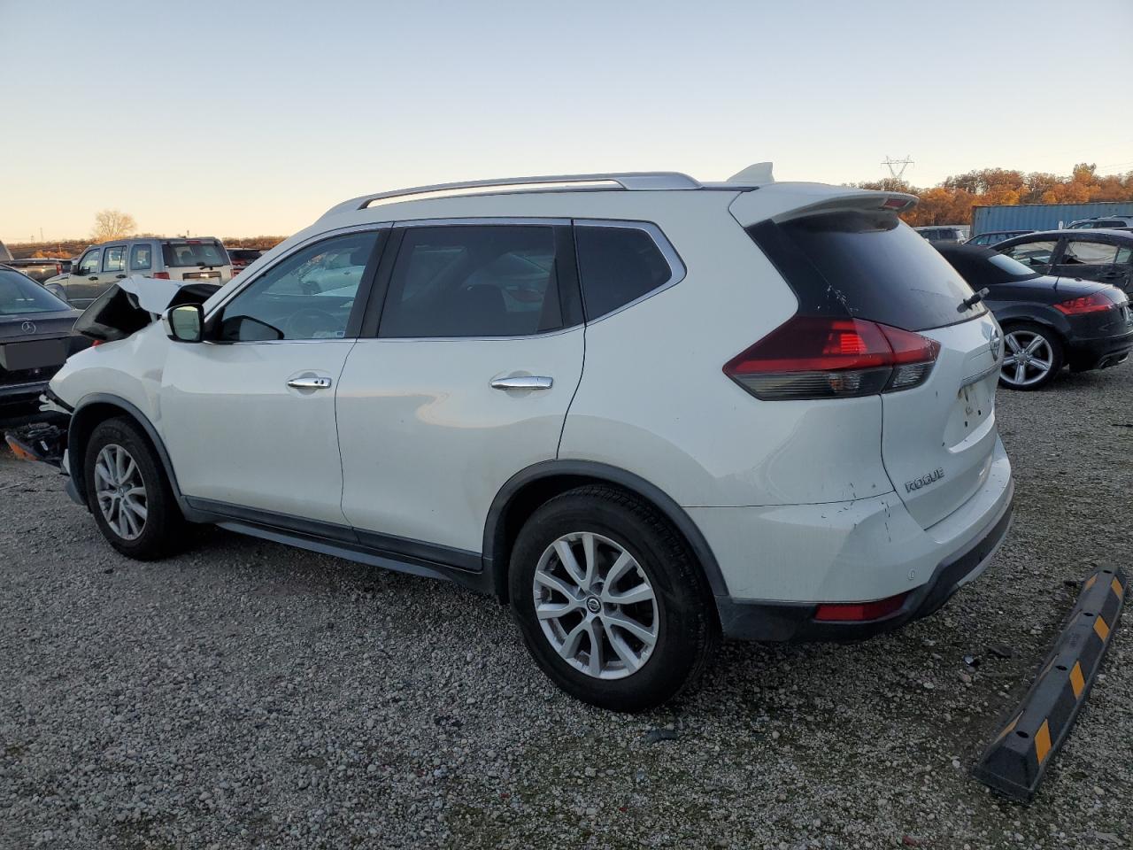 2019 Nissan Rogue VIN KNMAT2MT7KP527023 Copart auction photo, front end / side damage thumbnail 2