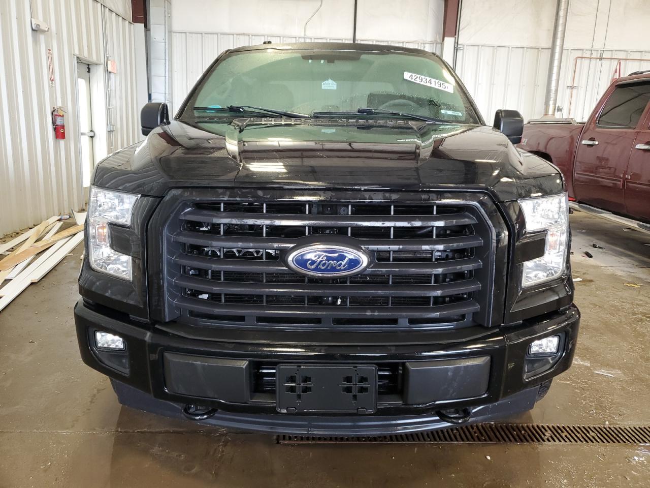 2017 Ford F-150 VIN 1FTEW1EP9HFC00318 Copart auction photo, side damage thumbnail 5