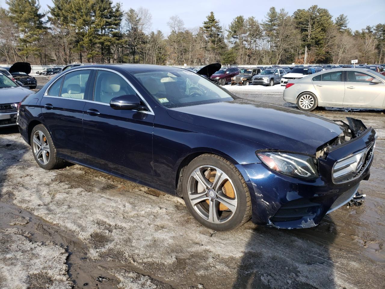 2017 Mercedes-Benz E-klasse VIN WDDZF4KB7HA086656 Copart auction photo, front end / minor dent/scratches damage thumbnail 4