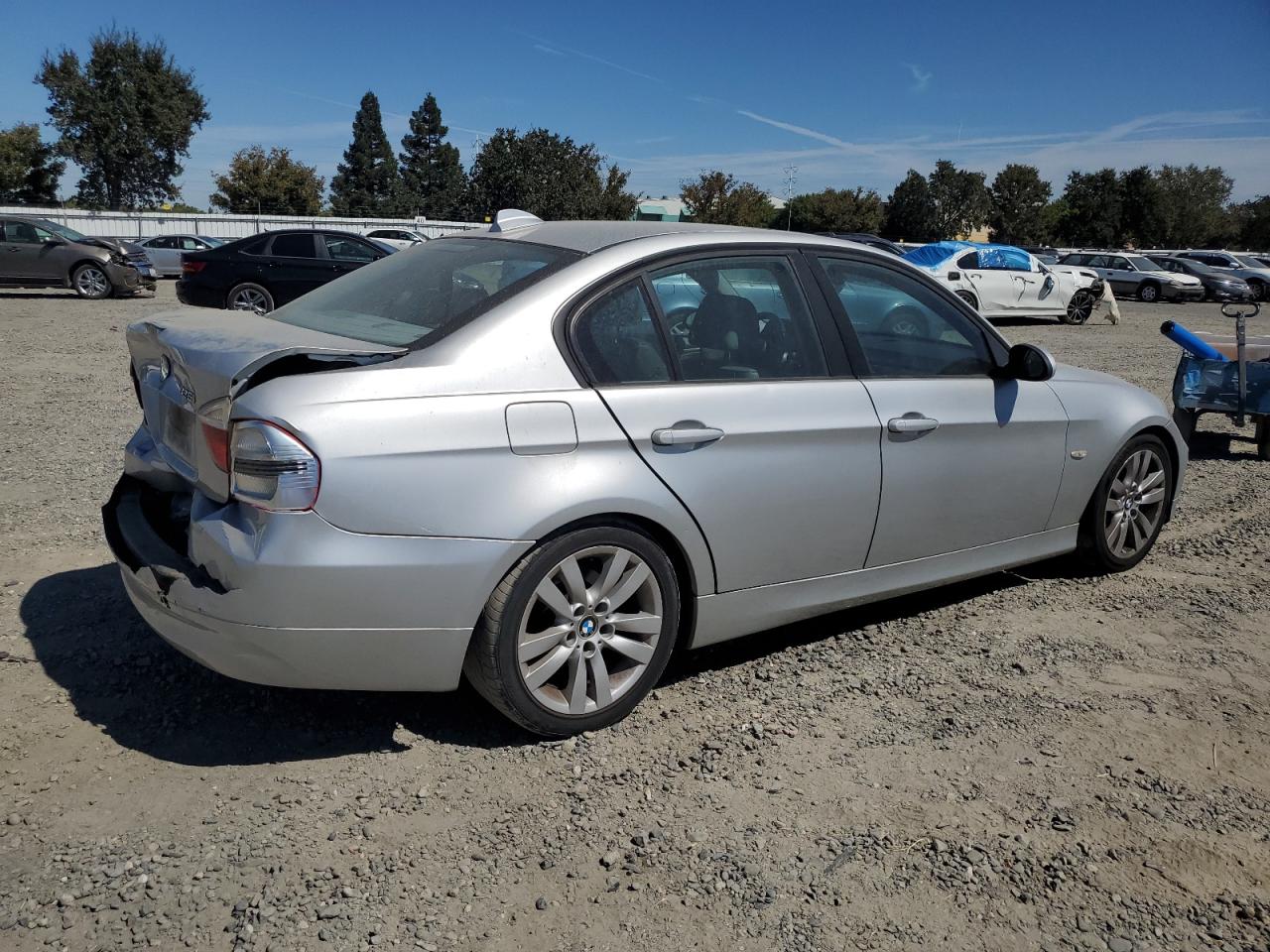 2006 BMW 3er VIN WBAVB13556PT03057 Copart auction photo, rear end damage thumbnail 3