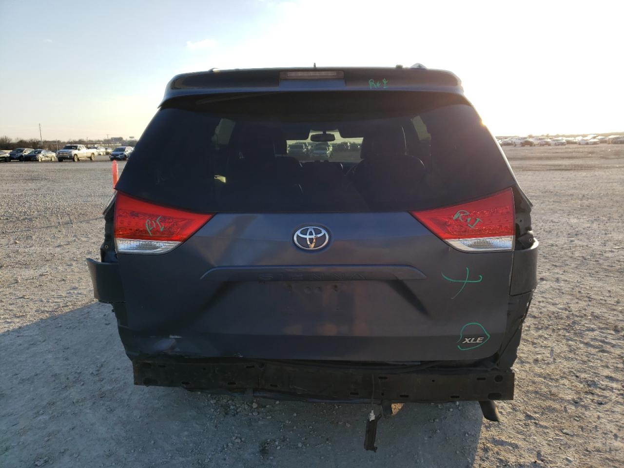 2013 Toyota Sienna VIN 5TDYK3DC5DS321277 Copart auction photo, rear end / side damage thumbnail 6