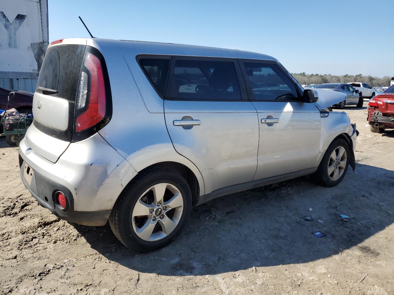 2018 KIA Soul VIN KNDJN2A24J7577527 Copart auction photo, front end damage thumbnail 3