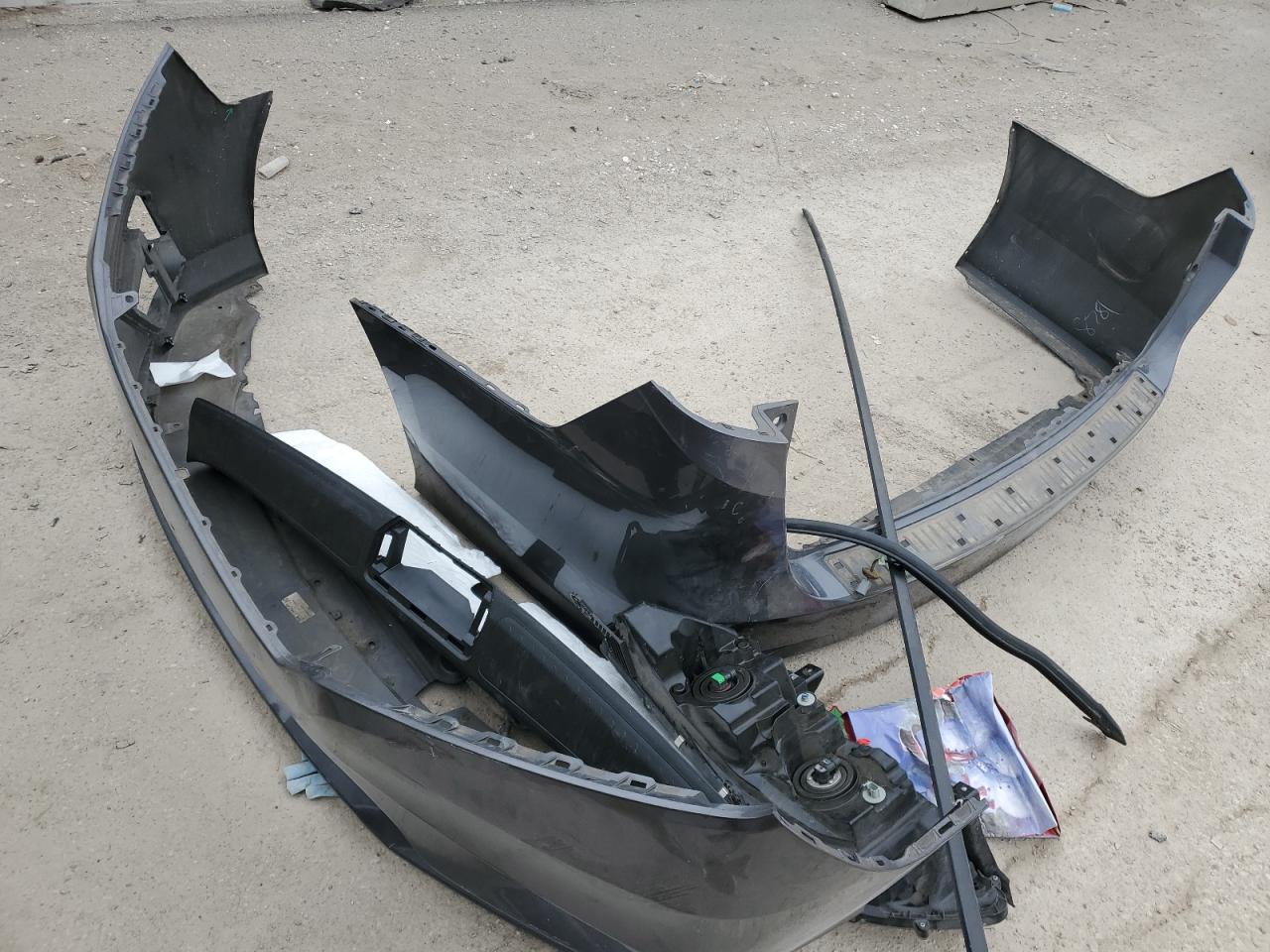 2018 Honda Odyssey VIN 5FNRL6H52JB110682 Copart auction photo, all over damage thumbnail 13