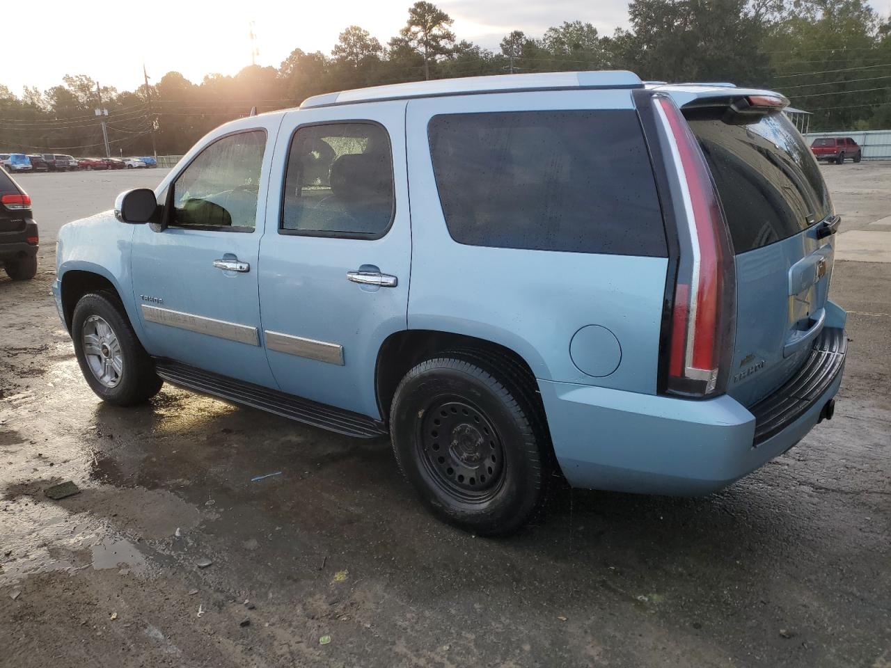 2011 Chevrolet Tahoe VIN 1GNSCAE09BR336332 Copart auction photo, side damage thumbnail 2