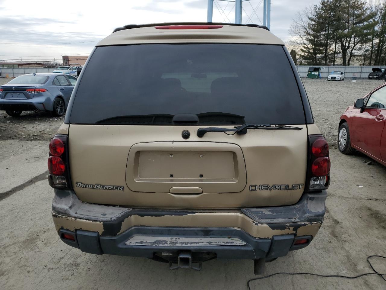2004 Chevrolet TrailBlazer VIN 1GNET16S746129018 Copart auction photo, front end / side damage thumbnail 6