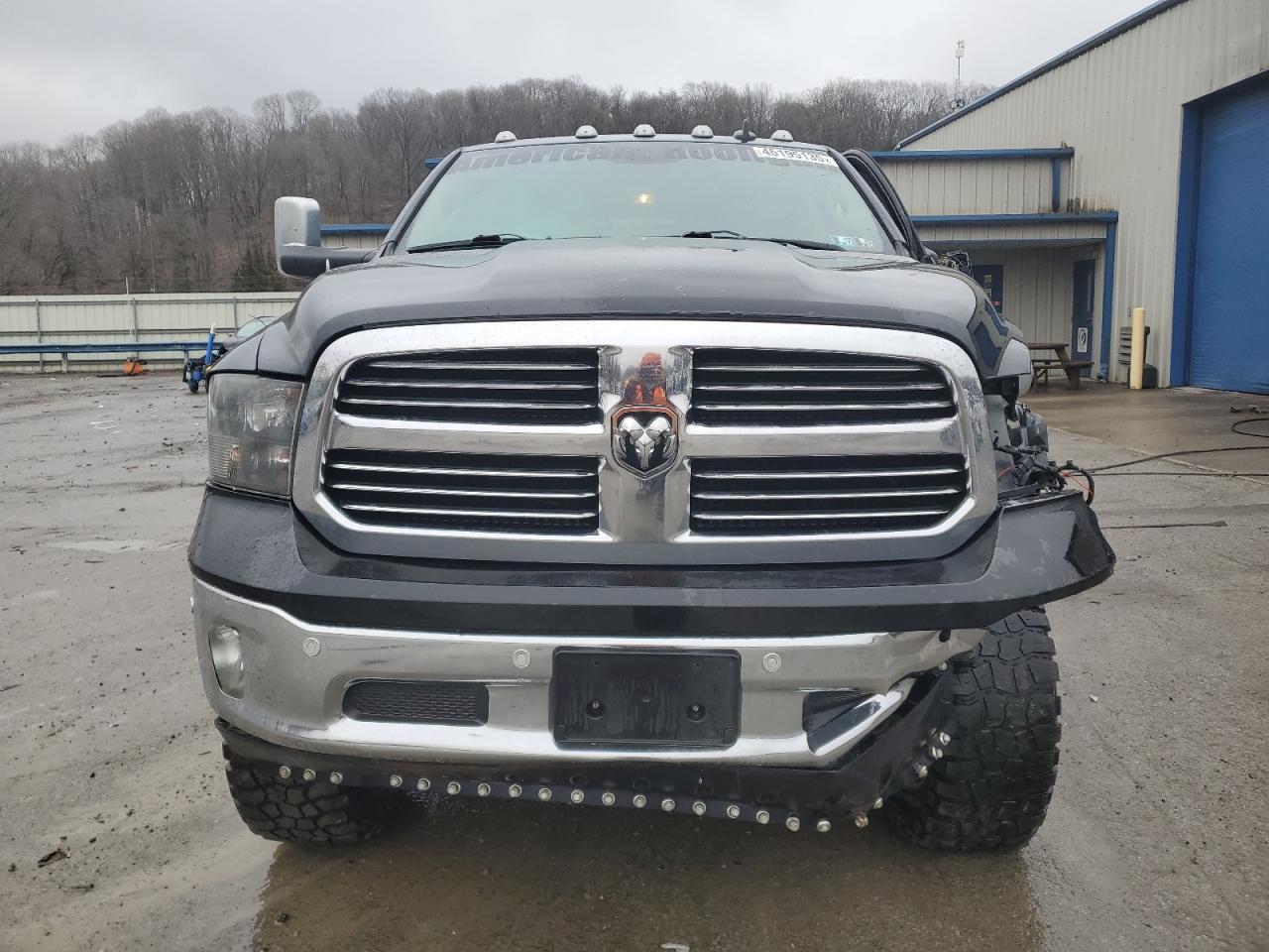 2017 RAM 1500 VIN 3C6RR7LTXHG544127 Copart auction photo, side / front end damage thumbnail 5