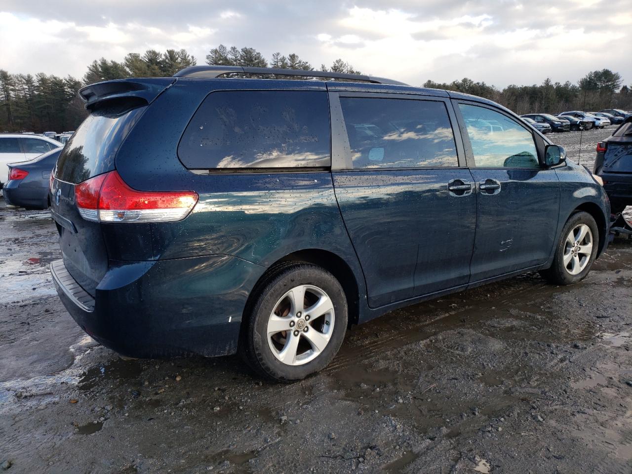 2011 Toyota Sienna VIN 5TDKK3DC1BS024994 Copart auction photo, rear end / side damage thumbnail 3