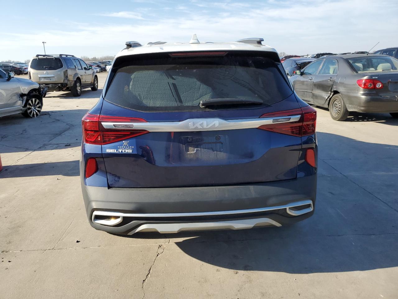 2023 KIA Seltos VIN KNDEU2AA3P7384256 Copart auction photo, front end / hail damage thumbnail 6