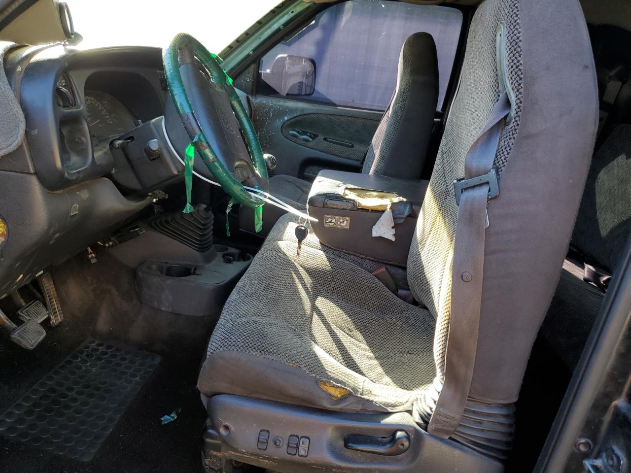 1999 Dodge RAM VIN 1B7KC2368XJ548487 Copart auction photo, all over damage thumbnail 7