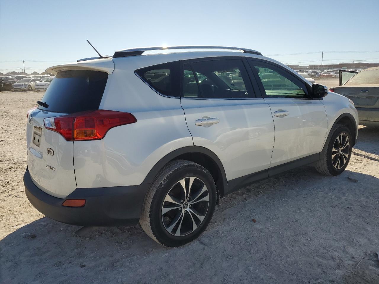 2015 Toyota RAV 4 VIN 2T3YFREV6FW230902 Copart auction photo, side / rear end damage thumbnail 3