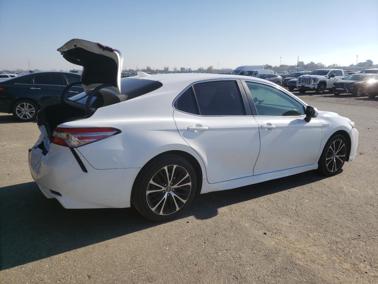 2019 Toyota Camry VIN 4T1B21HKXKU519451 Copart auction photo, rear end damage thumbnail 3