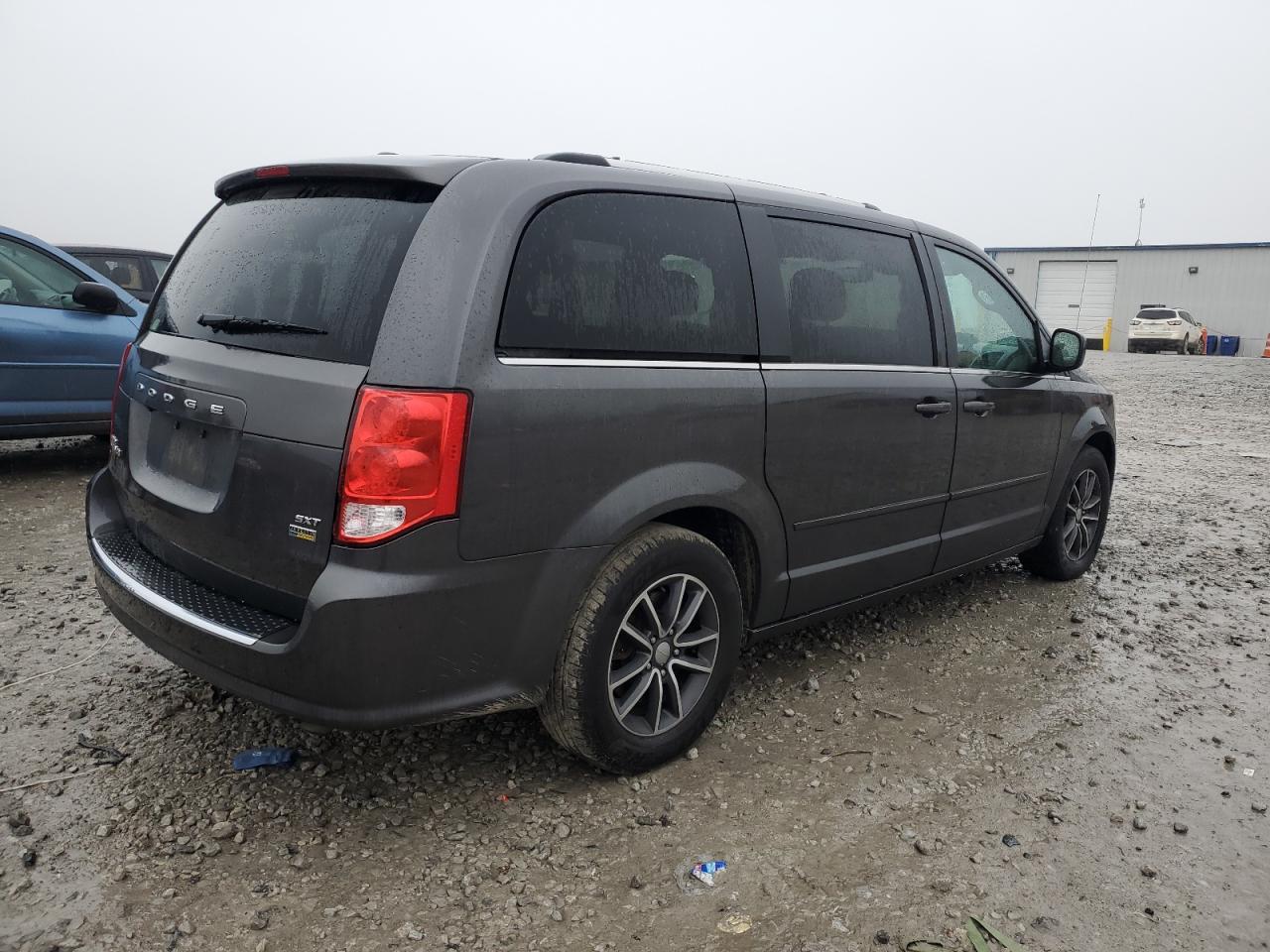 2017 Dodge Caravan VIN 2C4RDGCG7HR671468 Copart auction photo, mechanical / minor dent/scratches damage thumbnail 3