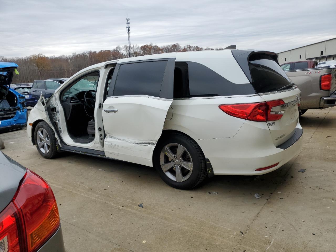 2018 Honda Odyssey VIN 5FNRL6H75JB049622 Copart auction photo, side damage thumbnail 2