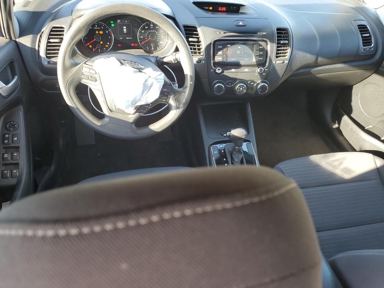 2018 KIA Forte VIN 3KPFL4A74JE169127 Copart auction photo, front end damage thumbnail 8