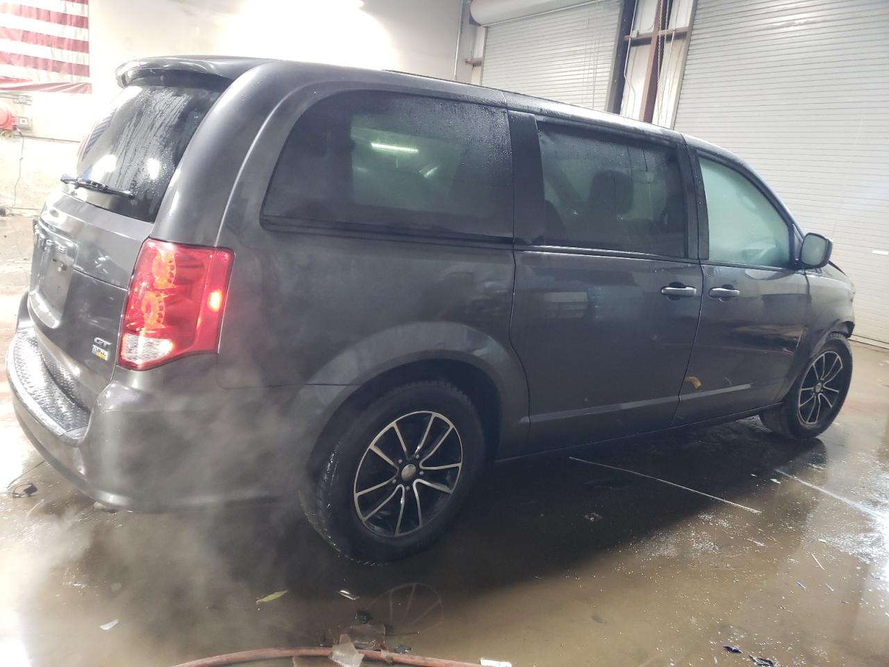 2019 Dodge Caravan VIN 2C4RDGEG0KR641023 Copart auction photo, front end / side damage thumbnail 3