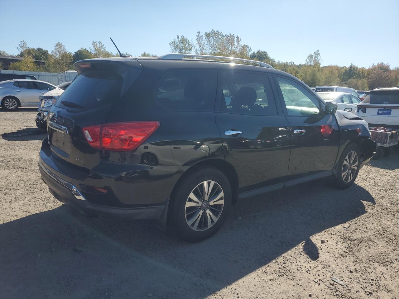 2017 Nissan Pathfinder VIN 5N1DR2MM9HC908663 Copart auction photo, front end / minor dent/scratches damage thumbnail 3