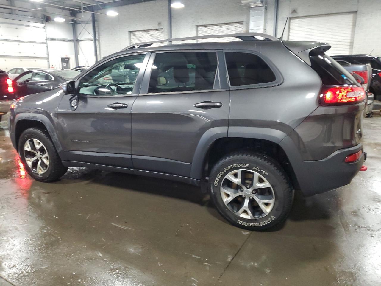 2016 Jeep Cherokee VIN 1C4PJMBS4GW172573 Copart auction photo, front end damage thumbnail 2