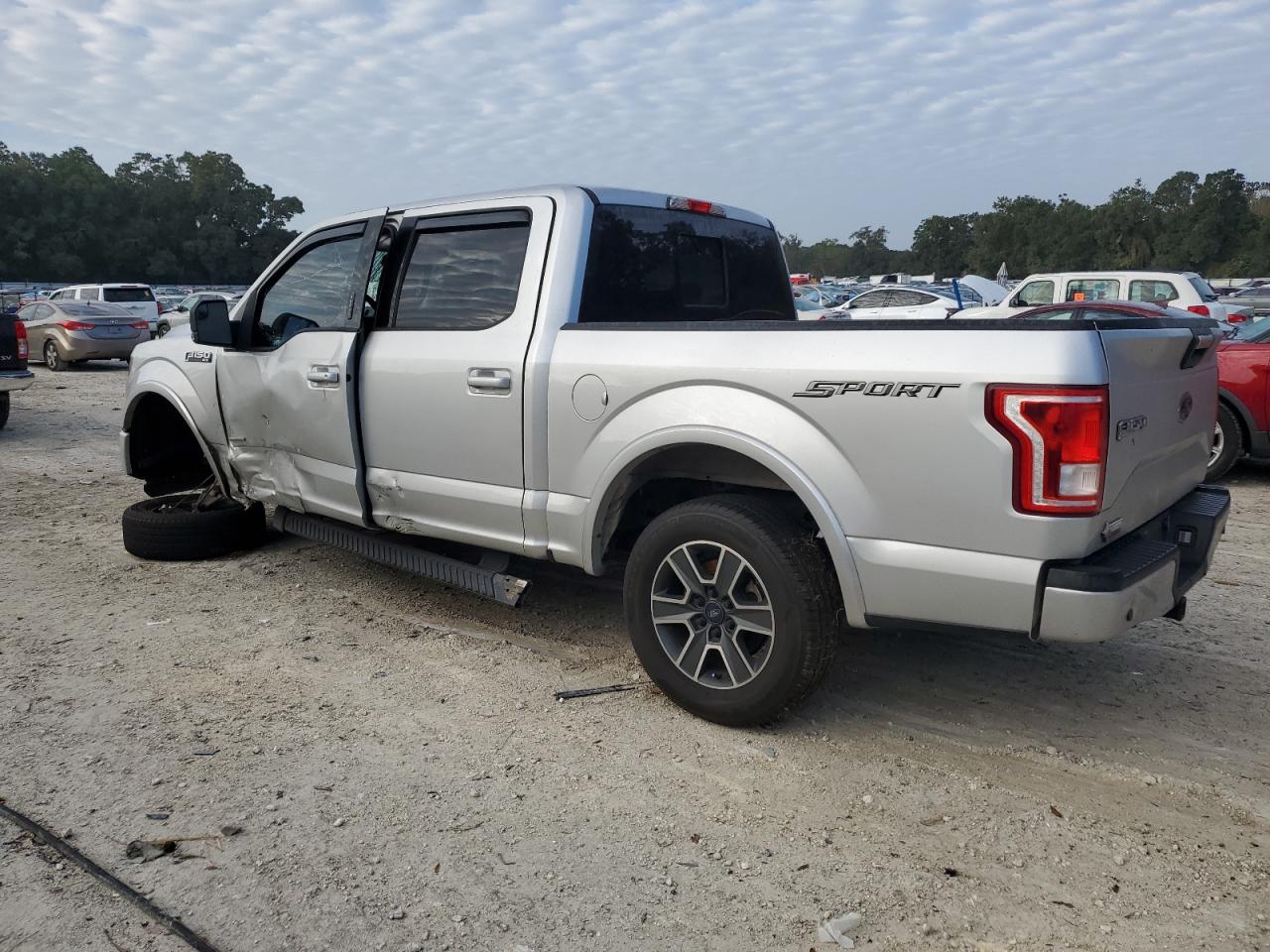 2016 Ford F-150 VIN 1FTEW1CP9GKE92528 Copart auction photo, front end / side damage thumbnail 2