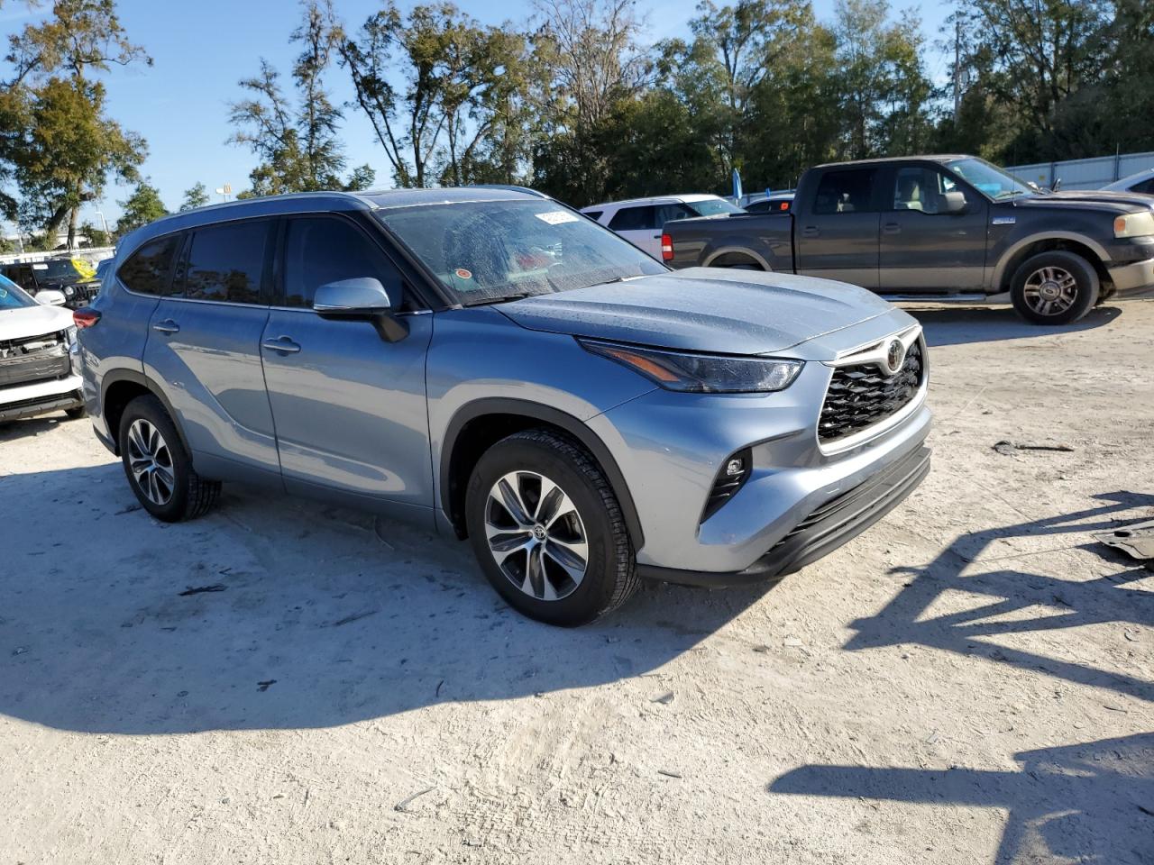 2022 Toyota Highlander VIN 5TDGZRAH1NS115109 Copart auction photo, side damage thumbnail 4