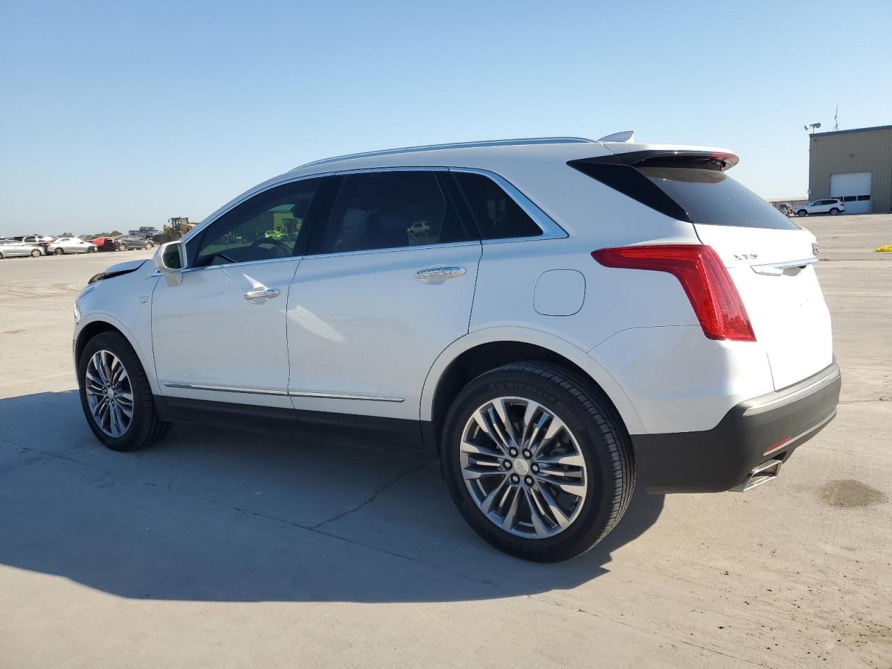 2017 Cadillac XT5 VIN 1GYKNCRS6HZ298653 Copart auction photo, front end damage thumbnail 2