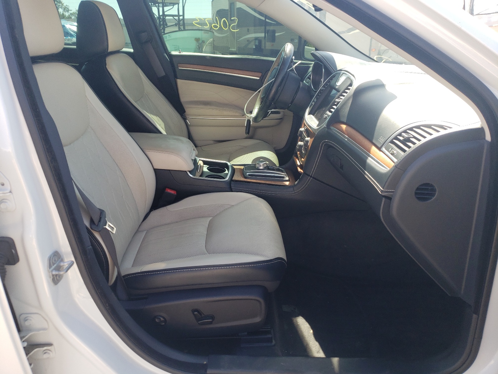 2016 Chrysler 300 VIN 2C3CCAPT6GH161537 Copart auction photo, front end damage thumbnail 5