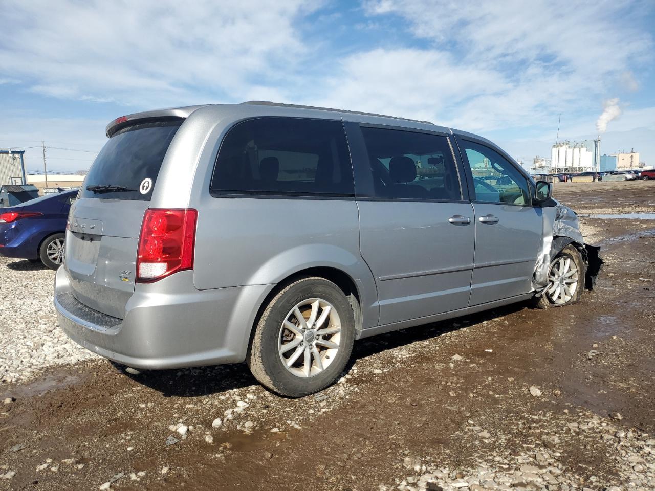 2016 Dodge Caravan VIN 2C4RDGCG5GR379297 Copart auction photo, front end / side damage thumbnail 3