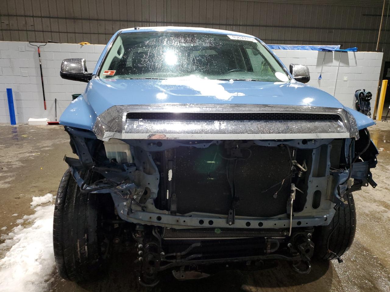 2019 Toyota Tundra VIN 5TFBY5F18KX829813 Copart auction photo, front end / minor dent/scratches damage thumbnail 5