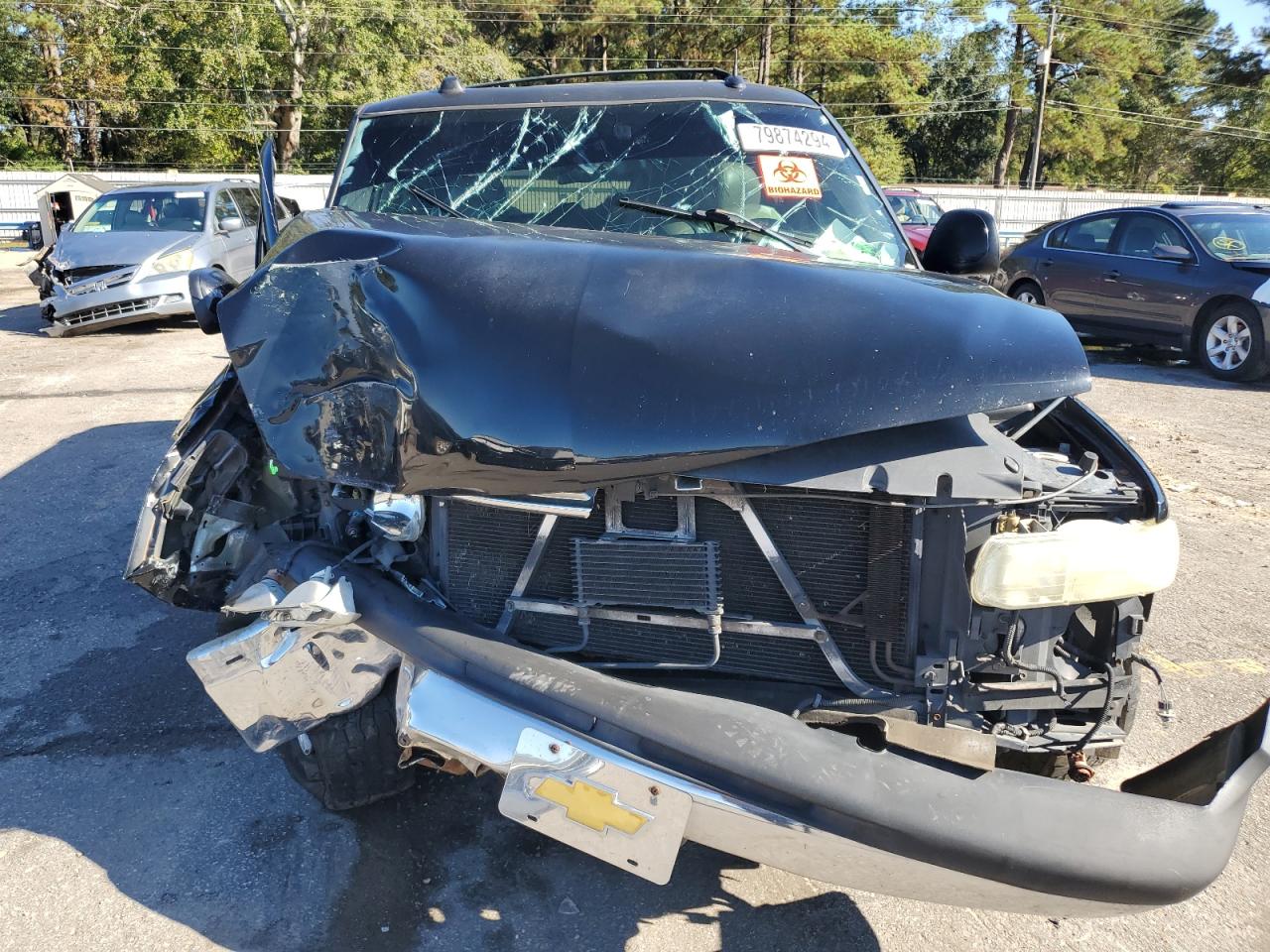 2004 Chevrolet Tahoe VIN 1GNEC13Z64R296681 Copart auction photo, front end / side damage thumbnail 5