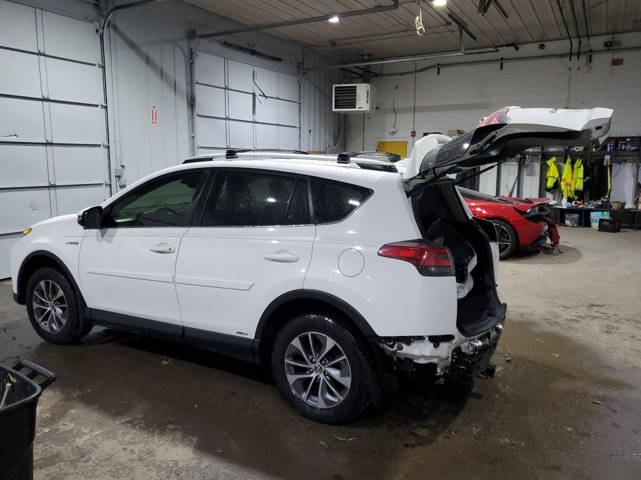 2018 Toyota RAV 4 VIN JTMRJREVXJD175511 Copart auction photo, rear end / minor dent/scratches damage thumbnail 2