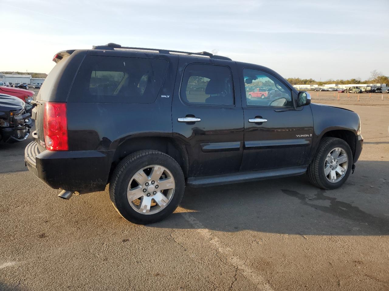 2008 GMC Yukon VIN 1GKFK13018J228430 Copart auction photo, front end / minor dent/scratches damage thumbnail 3