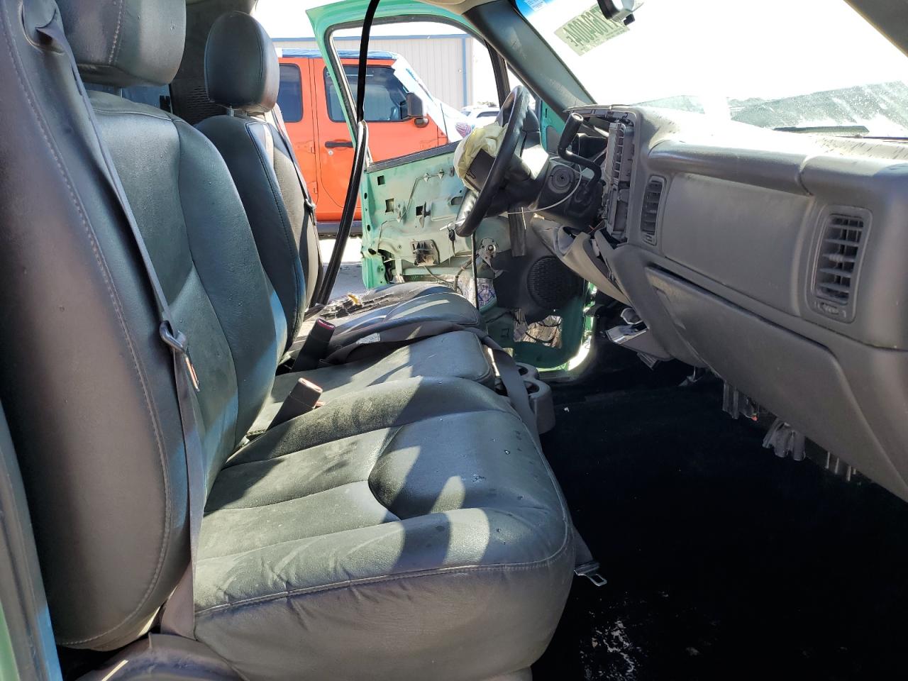 2006 Chevrolet Silverado VIN 1GCEC14V76Z279590 Copart auction photo, front end / all over damage thumbnail 10