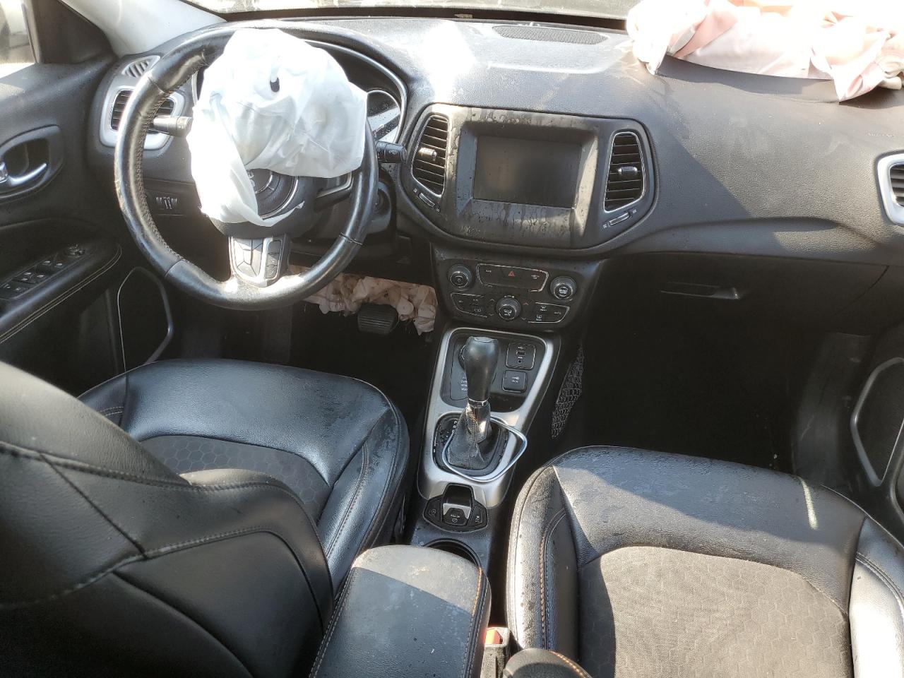 2019 Jeep Compass VIN 3C4NJDBB6KT839715 Copart auction photo, front end damage thumbnail 8