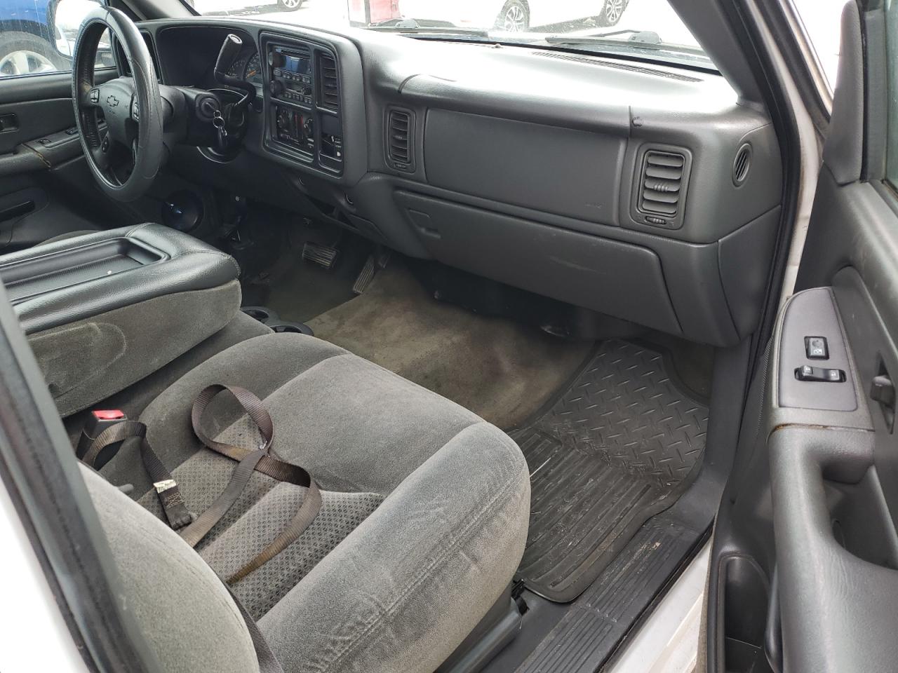 2004 Chevrolet Silverado VIN 1GCEC19V34Z161364 Copart auction photo, side damage thumbnail 8