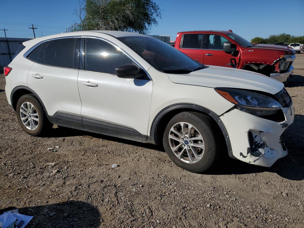 2022 Ford Escape VIN 1FMCU0G65NUB38432 Copart auction photo, front end / minor dent/scratches damage thumbnail 4