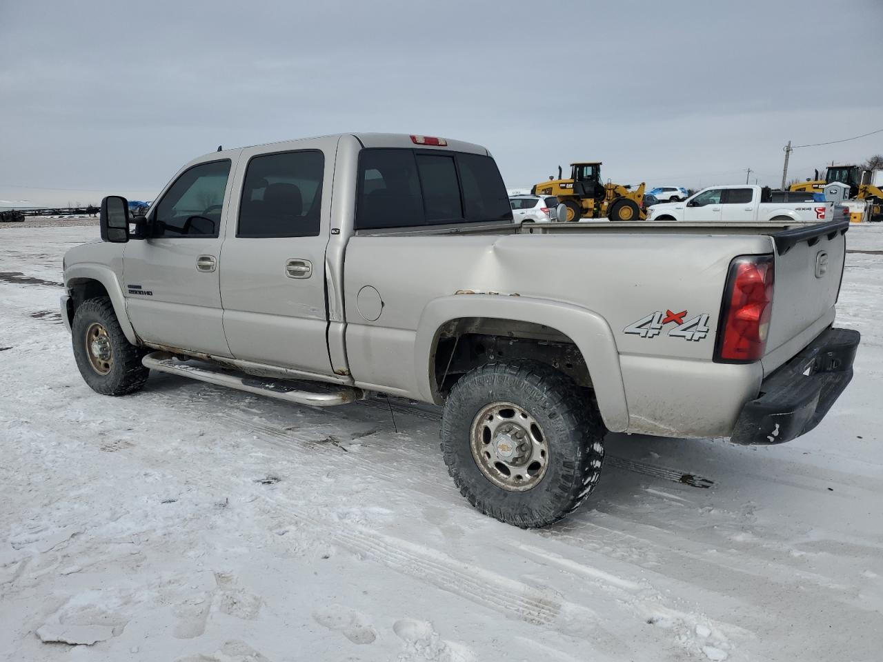 2006 GMC Sierra VIN 1GTHK23226F123228 Copart auction photo, side / rear end damage thumbnail 2
