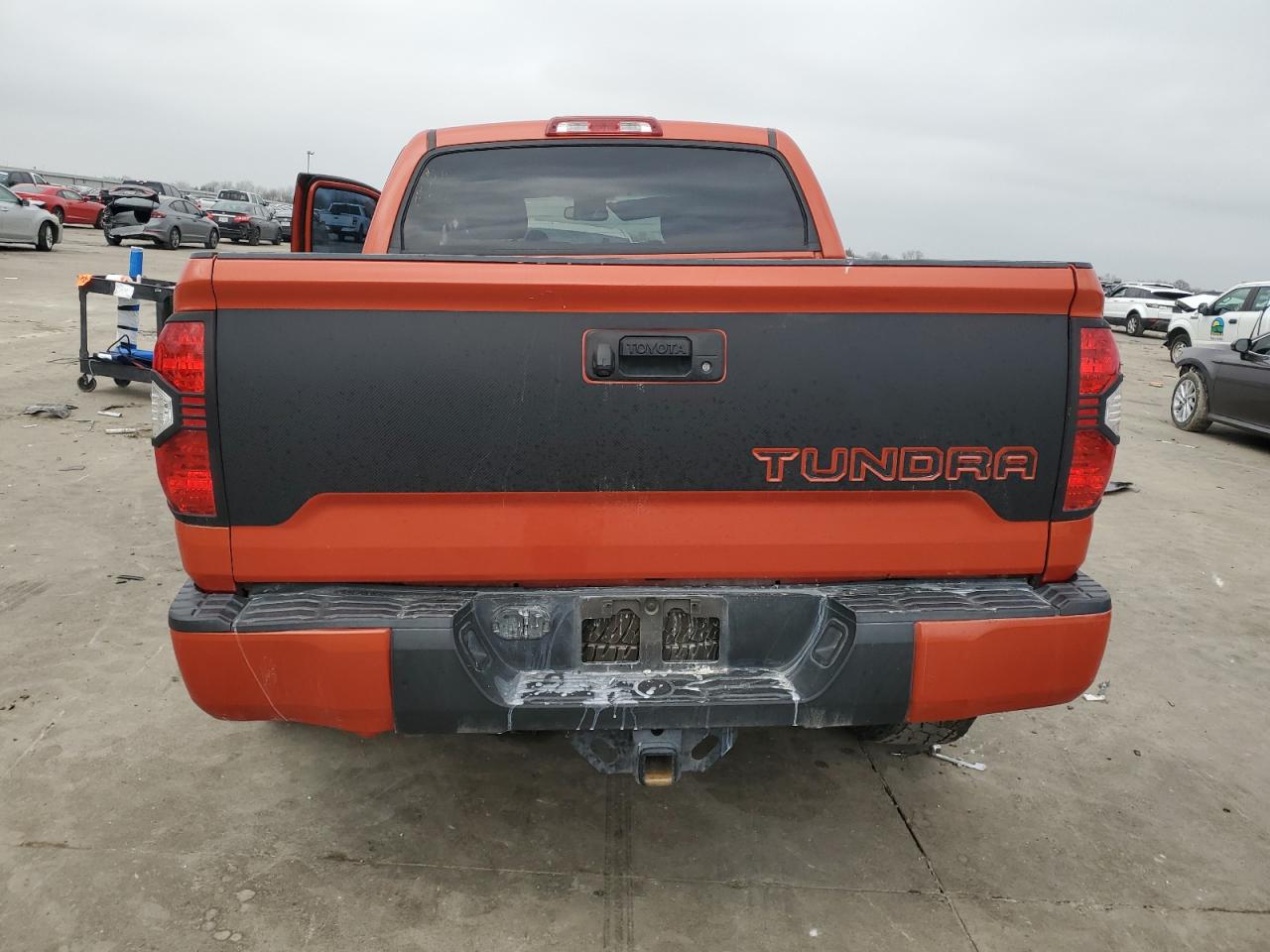 2015 Toyota Tundra VIN 5TFDW5F1XFX475409 Copart auction photo, side / front end damage thumbnail 6