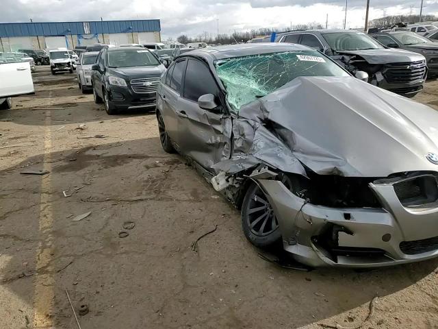 2011 BMW 3er VIN WBAPK7C56BA817833 Copart auction photo, front end / all over damage thumbnail 11