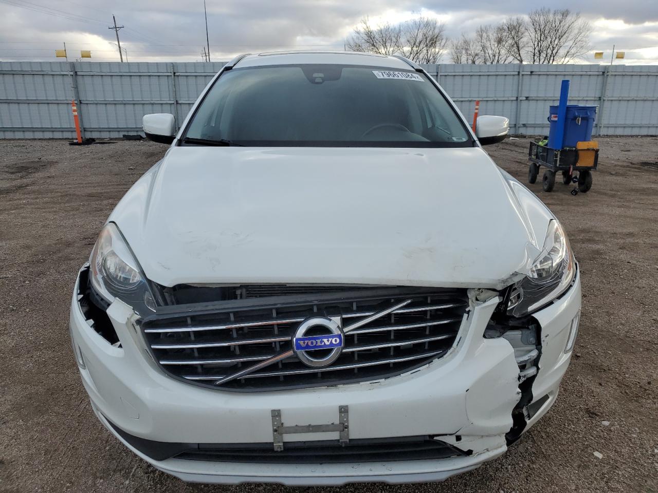 2016 Volvo XC60 VIN YV4612RK3G2785195 Copart auction photo, front end damage thumbnail 5