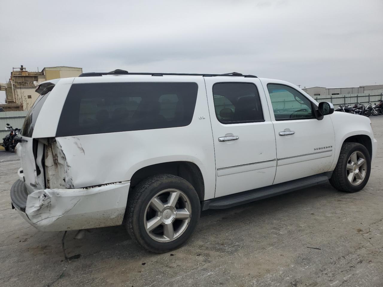 2011 Chevrolet Suburban VIN 1GNSKKE39BR286566 Copart auction photo, rear end / minor dent/scratches damage thumbnail 3