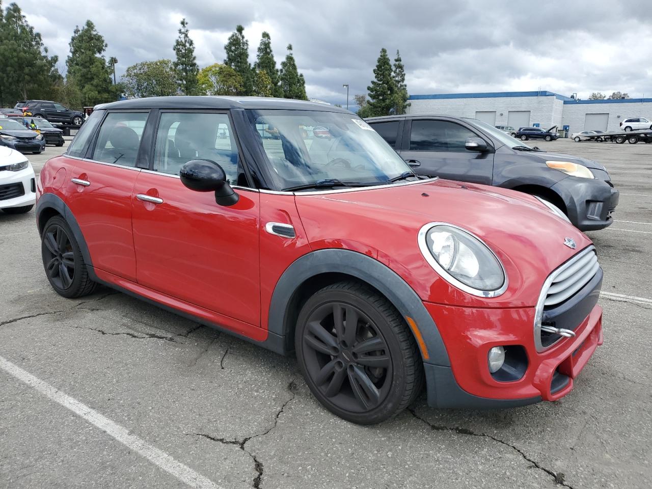 2015 MINI Cooper VIN WMWXS5C58FT837225 Copart auction photo, minor dent/scratches damage thumbnail 4
