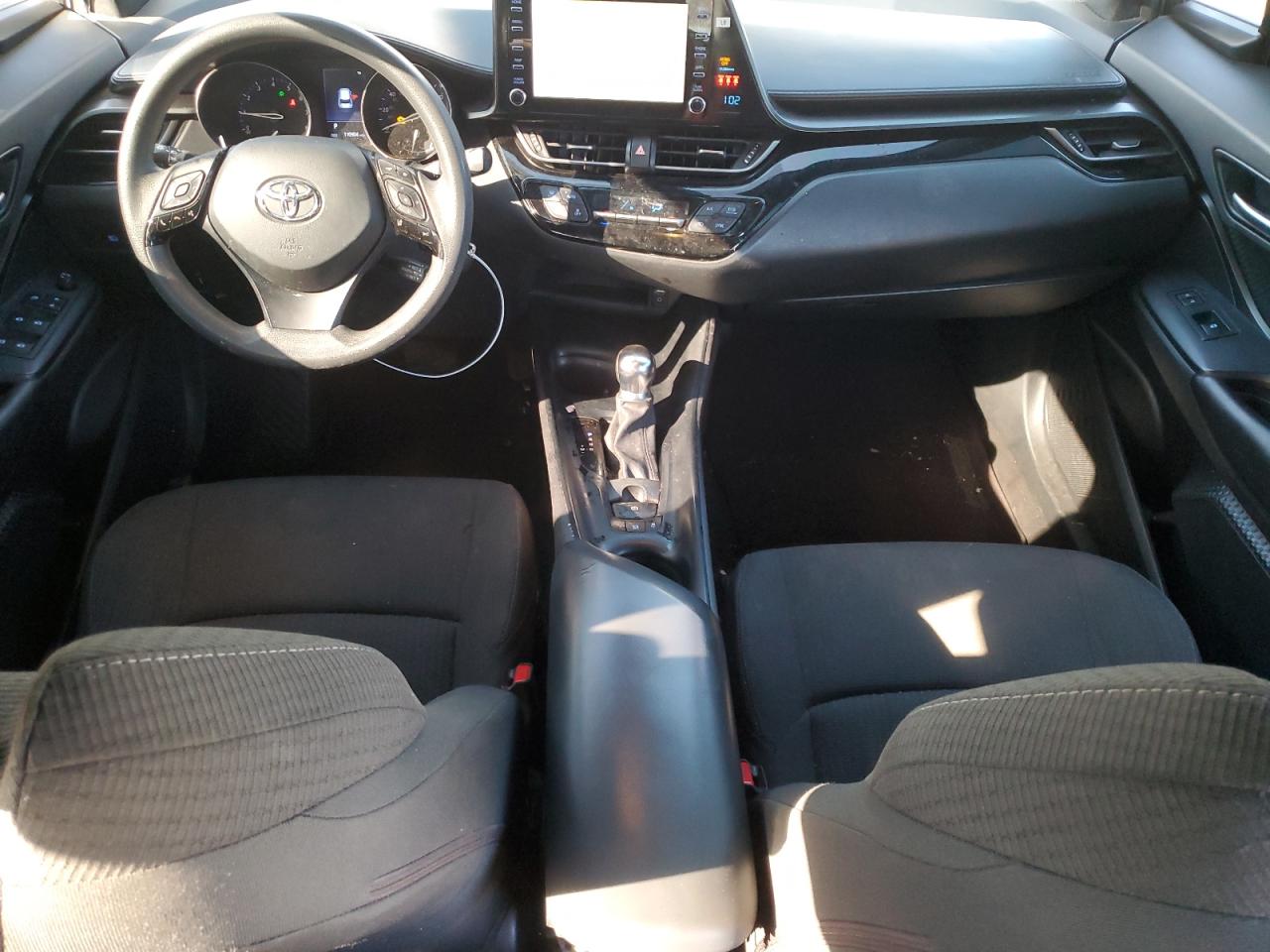 2019 Toyota C-HR VIN NMTKHMBX1KR092138 Copart auction photo, front end / minor dent/scratches damage thumbnail 8