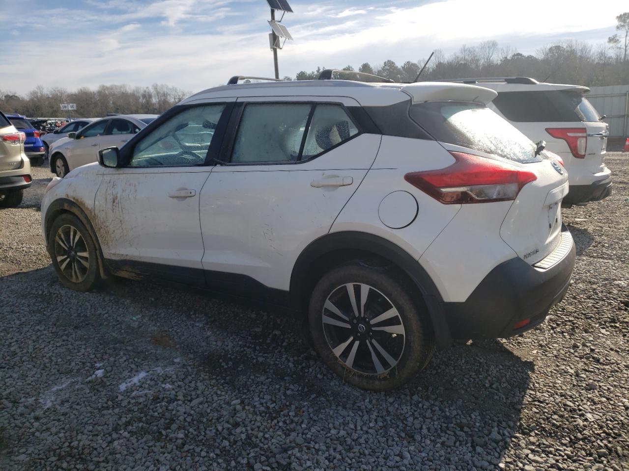 2018 Nissan Kicks VIN 3N1CP5CU8JL540059 Copart auction photo, front end damage thumbnail 2