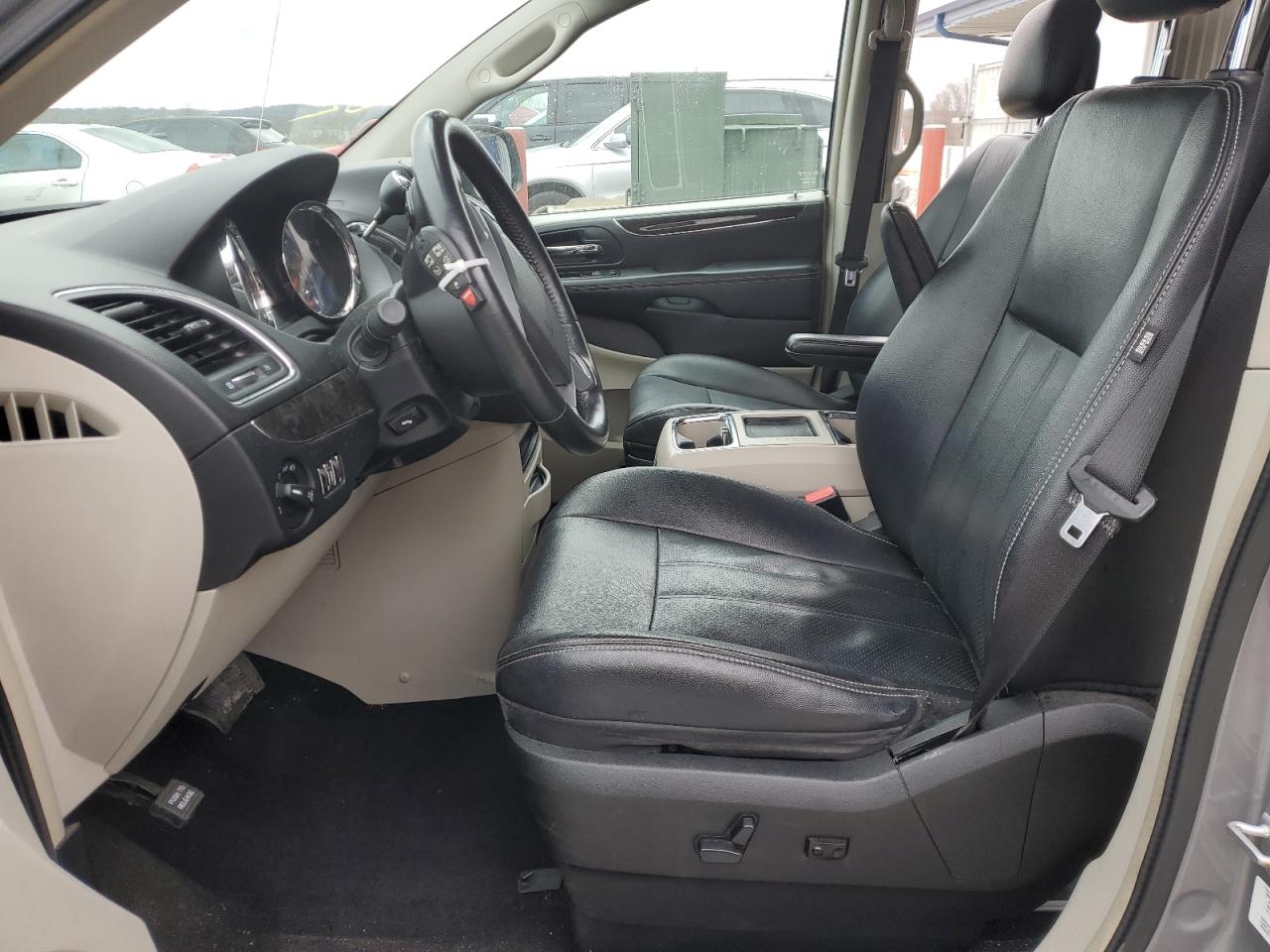 2013 Chrysler Town & Country VIN 2C4RC1CG3DR803295 Copart auction photo, front end damage thumbnail 7