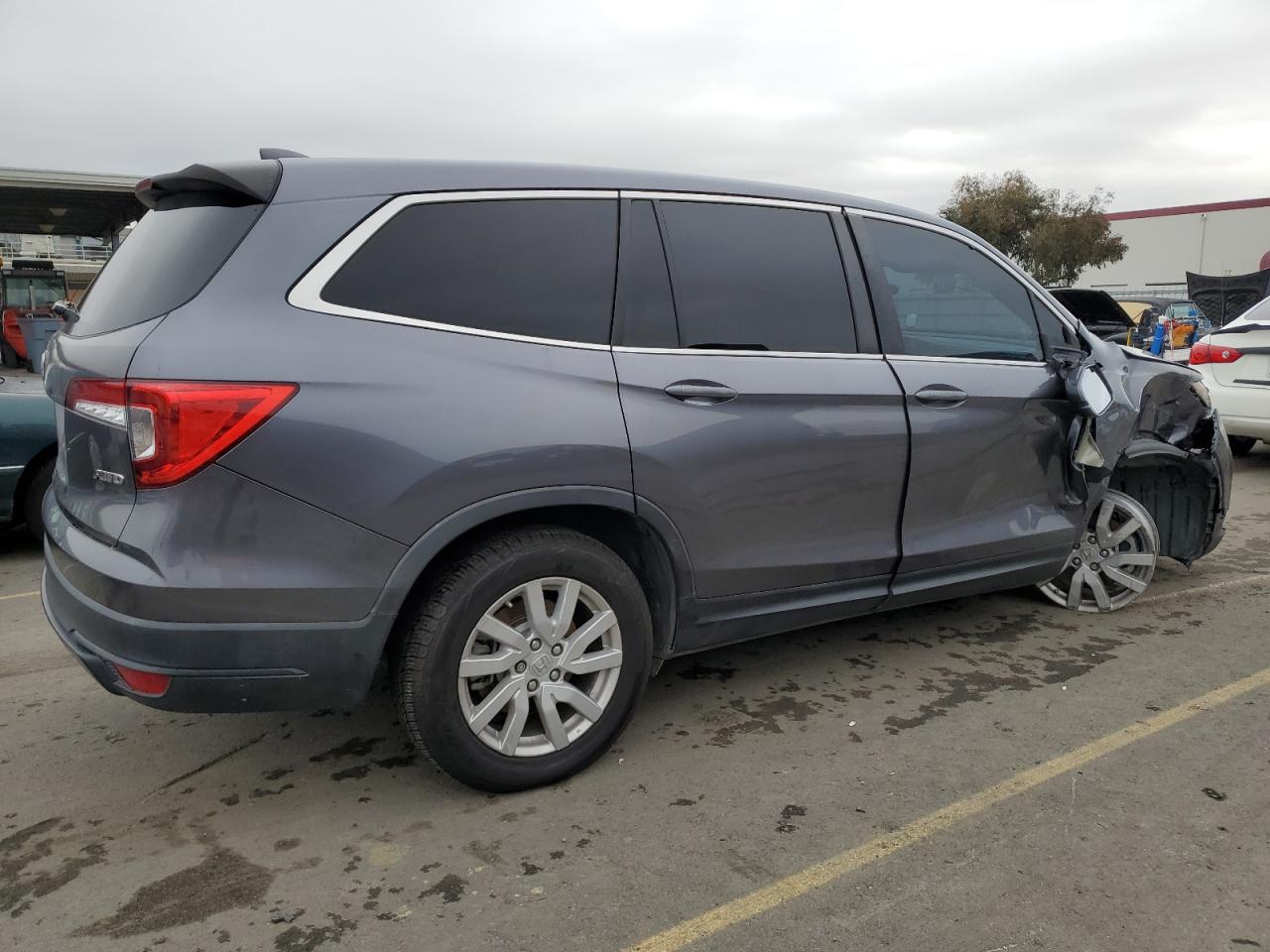 2020 Honda Pilot VIN 5FNYF6H17LB027252 Copart auction photo, front end / undercarriage damage thumbnail 3