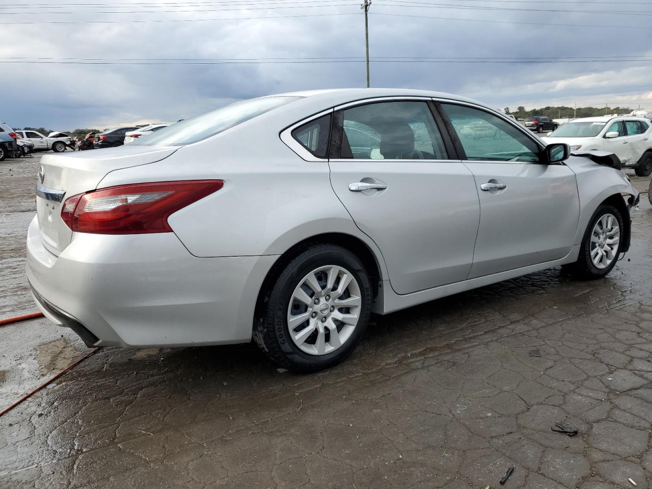 2018 Nissan Altima VIN 1N4AL3AP1JC155932 Copart auction photo, front end / minor dent/scratches damage thumbnail 3
