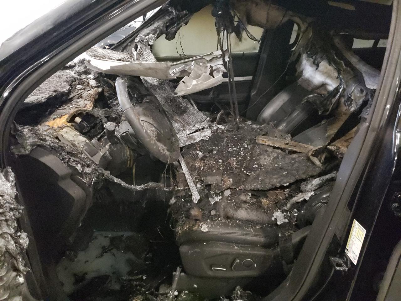 2017 Ford Explorer VIN 1FM5K8D86HGB63619 Copart auction photo, burn damage thumbnail 7