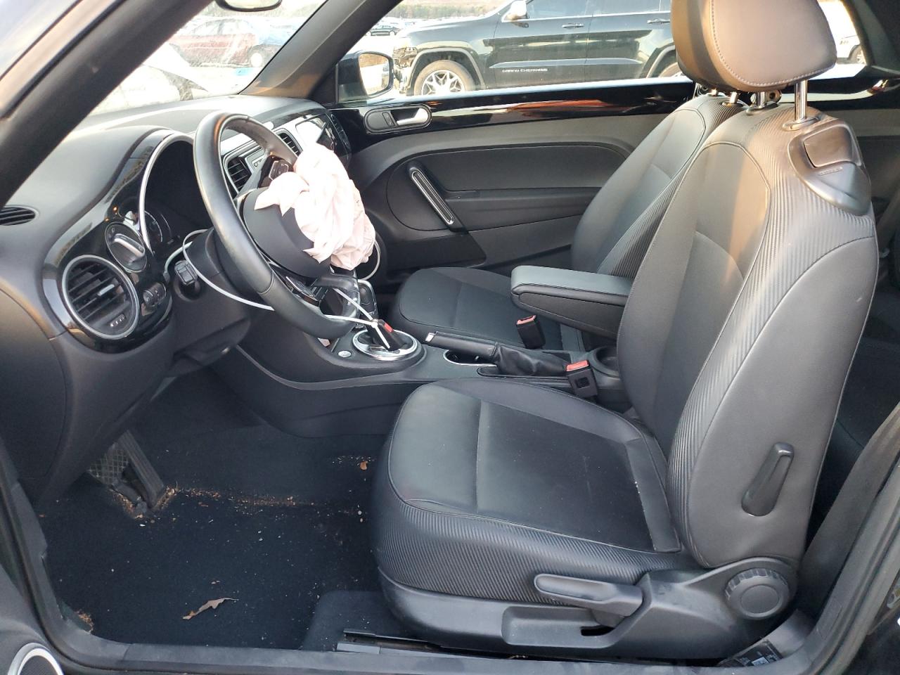 2015 Volkswagen Beetle VIN 3VW517AT3FM808723 Copart auction photo, front end / burn - engine damage thumbnail 7