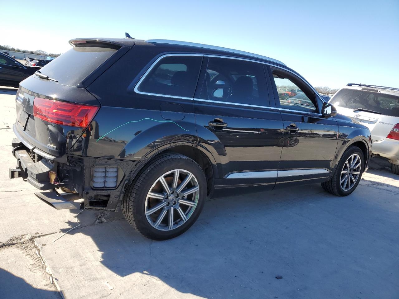 2019 Audi Q7 VIN WA1LAAF7XKD033405 Copart auction photo, side / rear end damage thumbnail 3