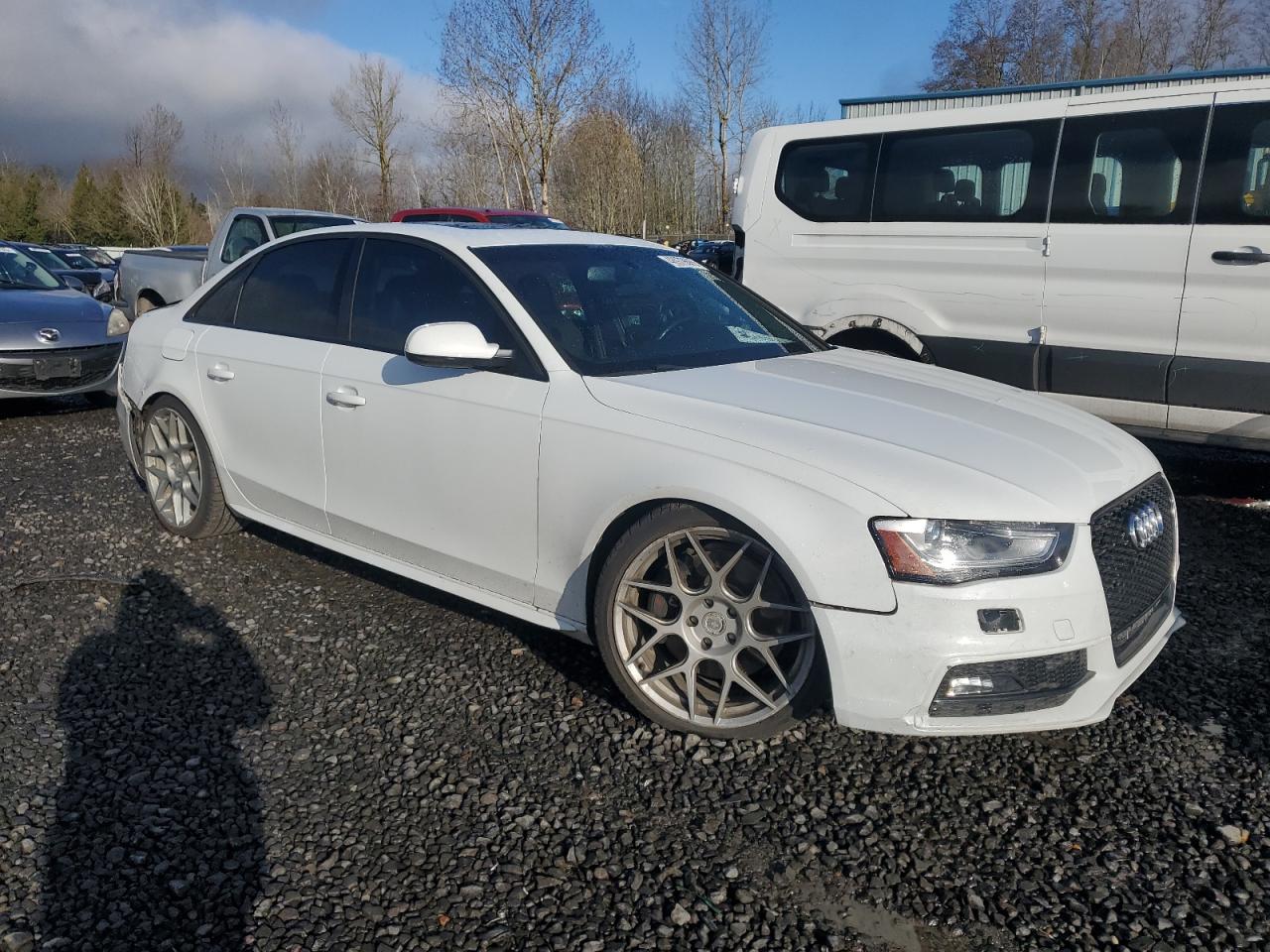 2014 Audi RS4 VIN WAUKGAFL8EA160802 Copart auction photo, rear end damage thumbnail 4
