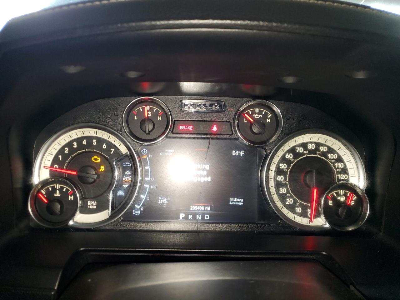2018 RAM 2500 VIN 3C6UR5NJ4JG147898 Copart auction photo, minor dent/scratches damage thumbnail 9